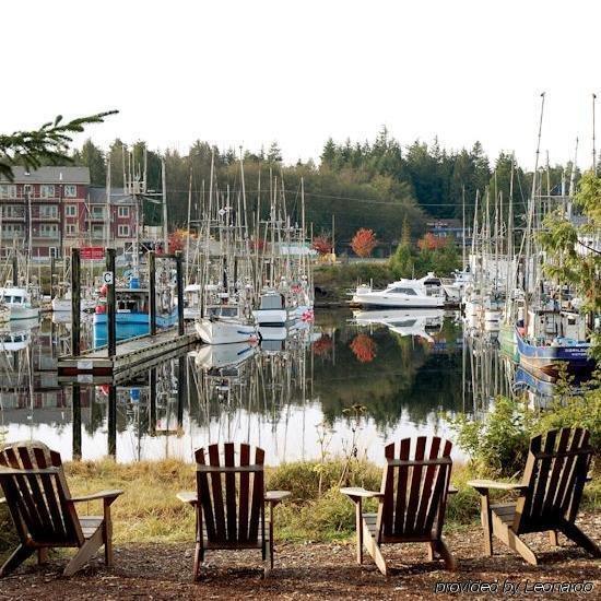Waters Edge Shoreside Hotel 4*