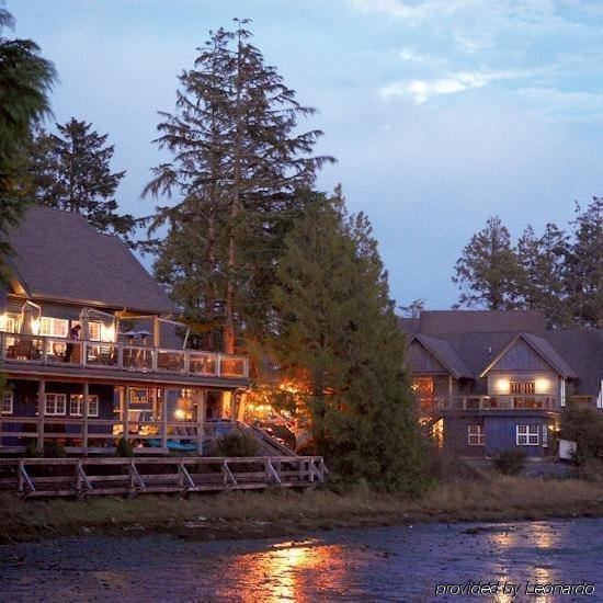 Waters Edge Shoreside Hotel 4*